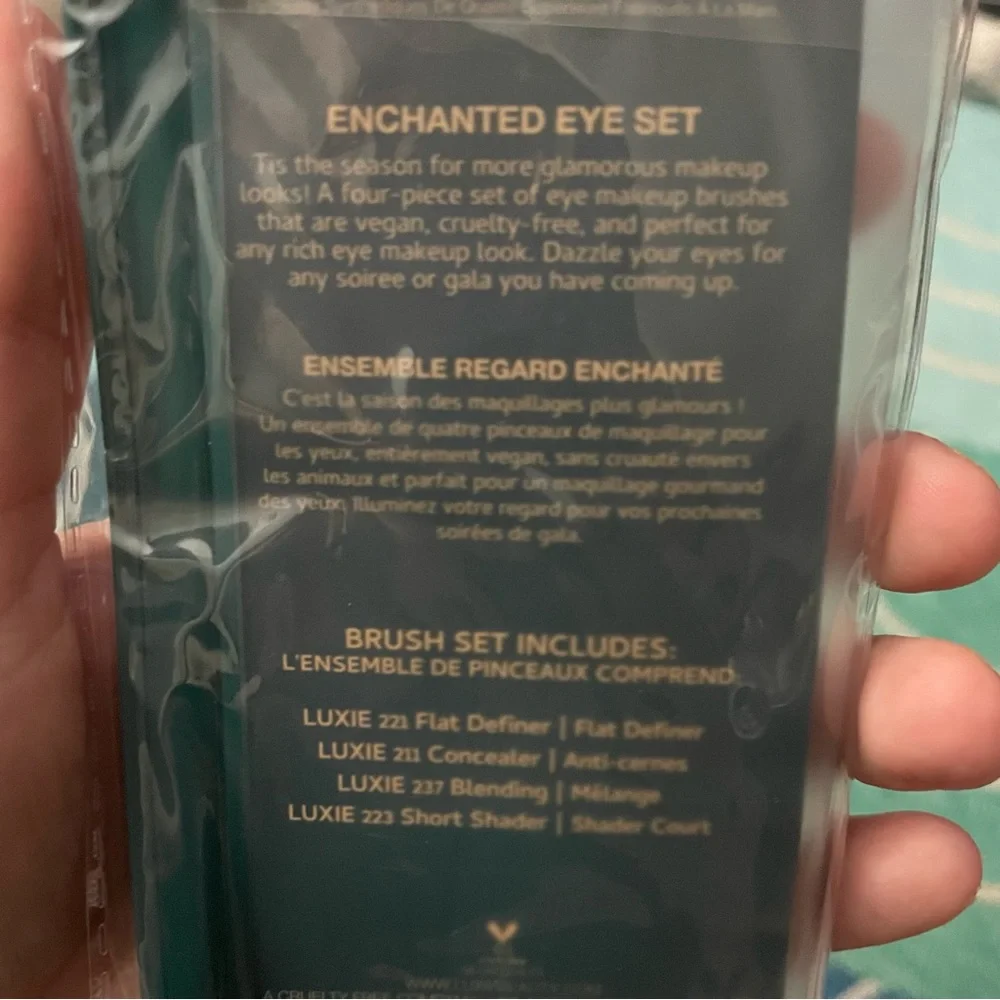 NEW Luxie Beauty Green Enchanted Eye Brush Set + Pouch